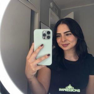 Meet your Posher, Anissia